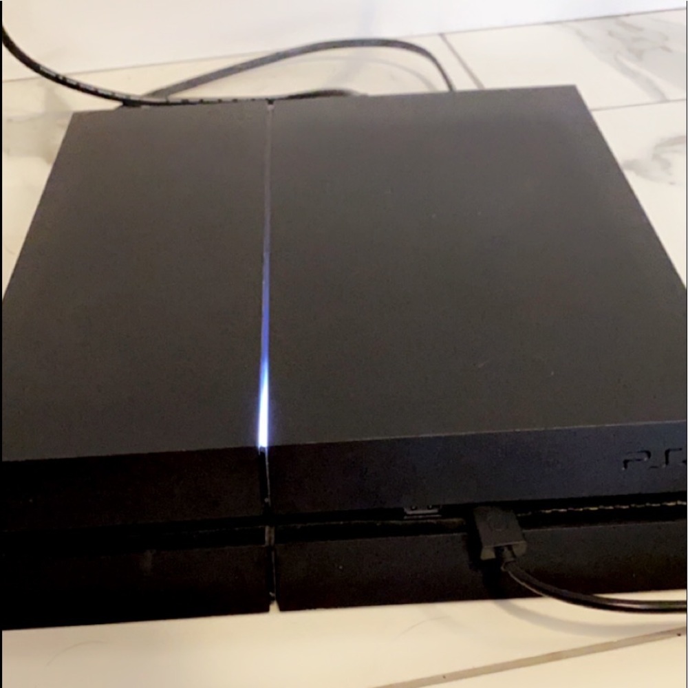 PS4 ( read desc ) - Picture 3 of 5